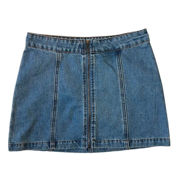 Alter'd State Women's Front Zipper Closure Medium Wash Jean Mini Skirt Size XS - Picture 2 of 6
